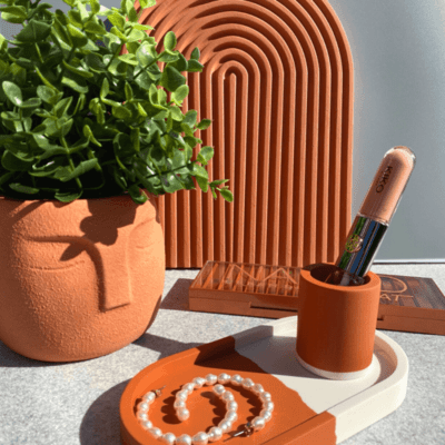 Terrazzo Potte med ansigt - terracotta